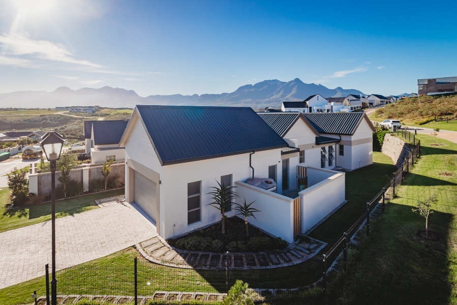 4 Bedroom Property for Sale in Kingswood Golf Estate Western Cape